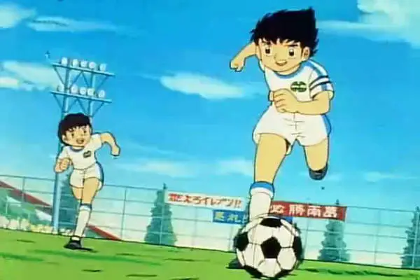 Estudiantes de física calculan el tamaño de la cancha de Los Super Campeones