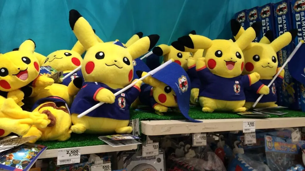 Pikachu y el merchandising japonés para la Copa Mundial de la FIFA #Brasil2014