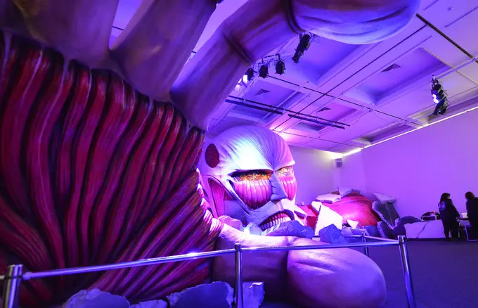 Exhibición de Shingeki no Kyojin muestra un titán colosal de tamaño real