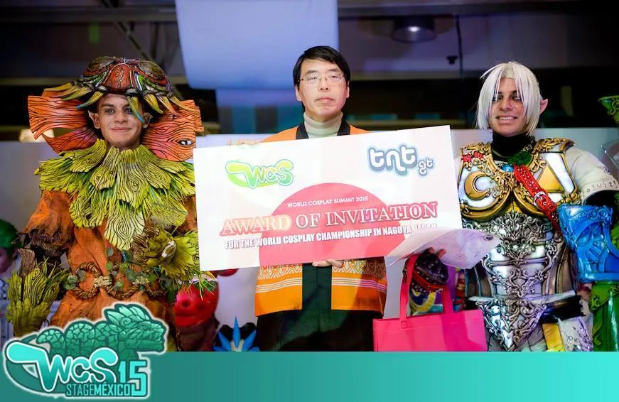 Embajador de Japón en México Sr. Akira Yamada con el equipo TWIN Cosplay